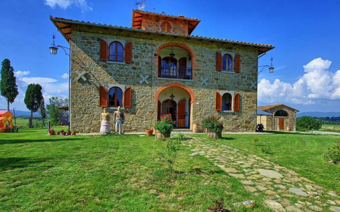 Lucignano House | 300 m² House ∙ 5 bedrooms ∙ 9 guests