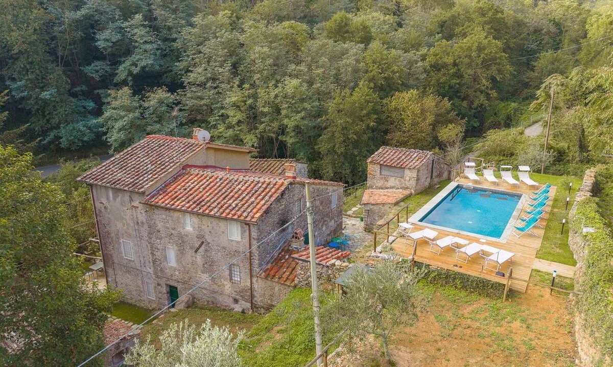 SantʼAndrea di Compito Villa | 7BR Tuscan Oasis with Pool Borgo sulla Visona