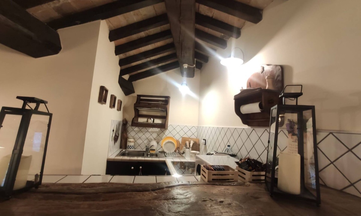 Castelraimondo House | A Little House in the Woods