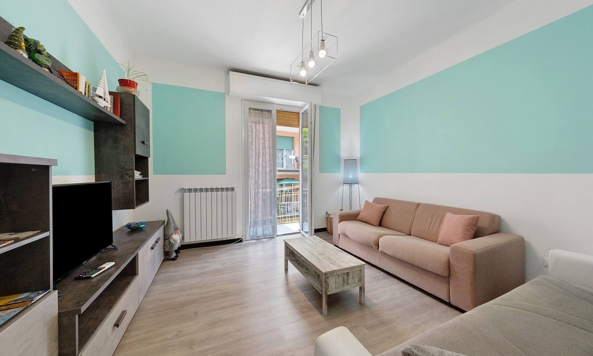 Monterosso al Mare Apartment | Apartment 'Casa Sole A Monterosso' with Balcony, Wi-Fi and Air Conditioning