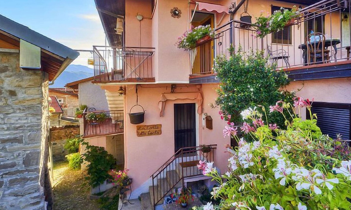 Lierna Apartment | Apartment Corte della Carla (LIE200) in Lierna - 4 persons, 1 bedrooms