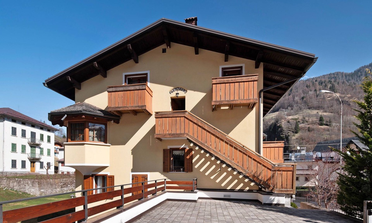 Rocca Pietore Apartment | Apartment 'Dolomiti' with Mountain View, Balcony and Wi-Fi