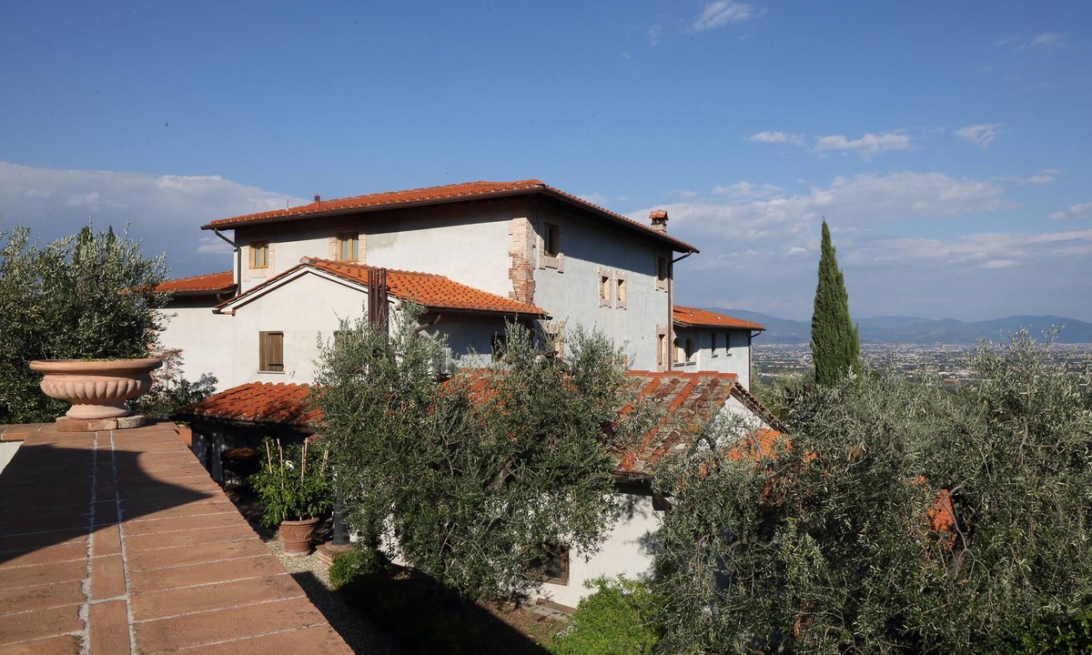 Serravalle Pistoiese House | Apartment 2 rooms - 1 bathroom - sleeps 5 - wifi - pool