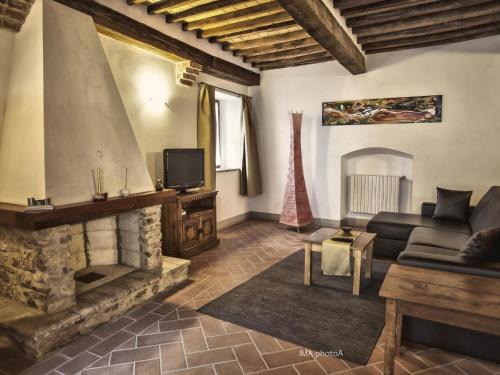 Massa Marittima Apartment | Apartment Sperior Zwei-Zimmer-Wohnung by Interhome