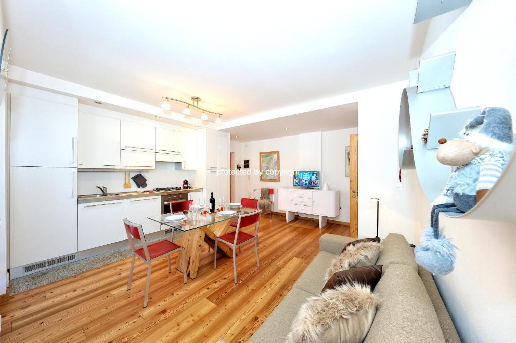 Pinzolo Apartment | Apt Campiglio Style 2