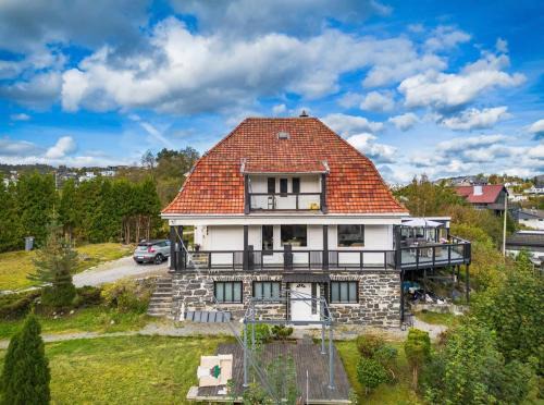 Ytrebygda Villa | Arya villa