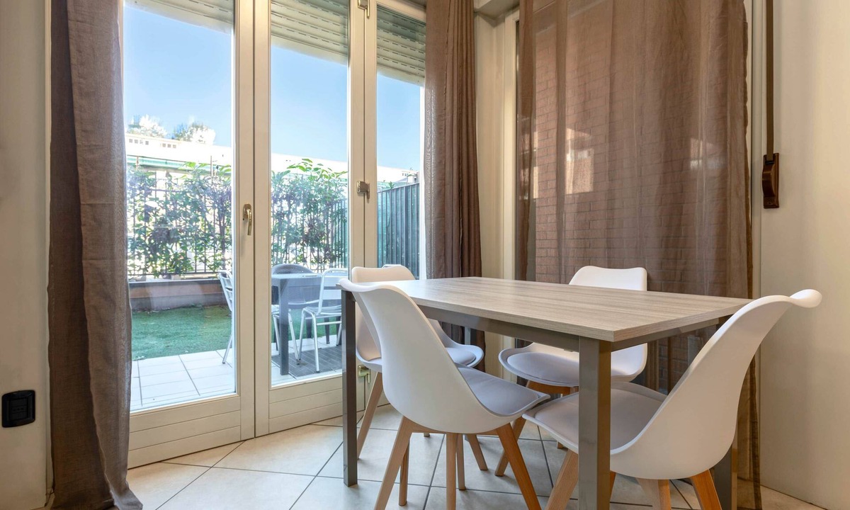 Bergamo Apartment | Bright Studio Apartment with Private Garden