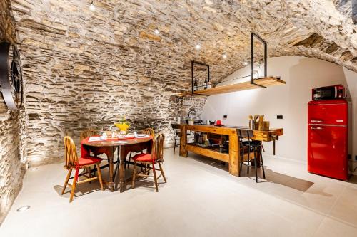 Pognana Lario House | Cantina 10 - Authentic Stone Retreat - Lake Como