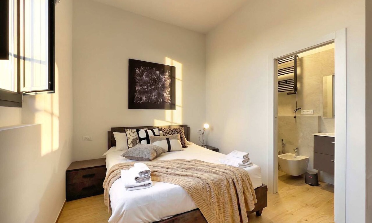 Bolognina Apartment | Carracci Loft, central station