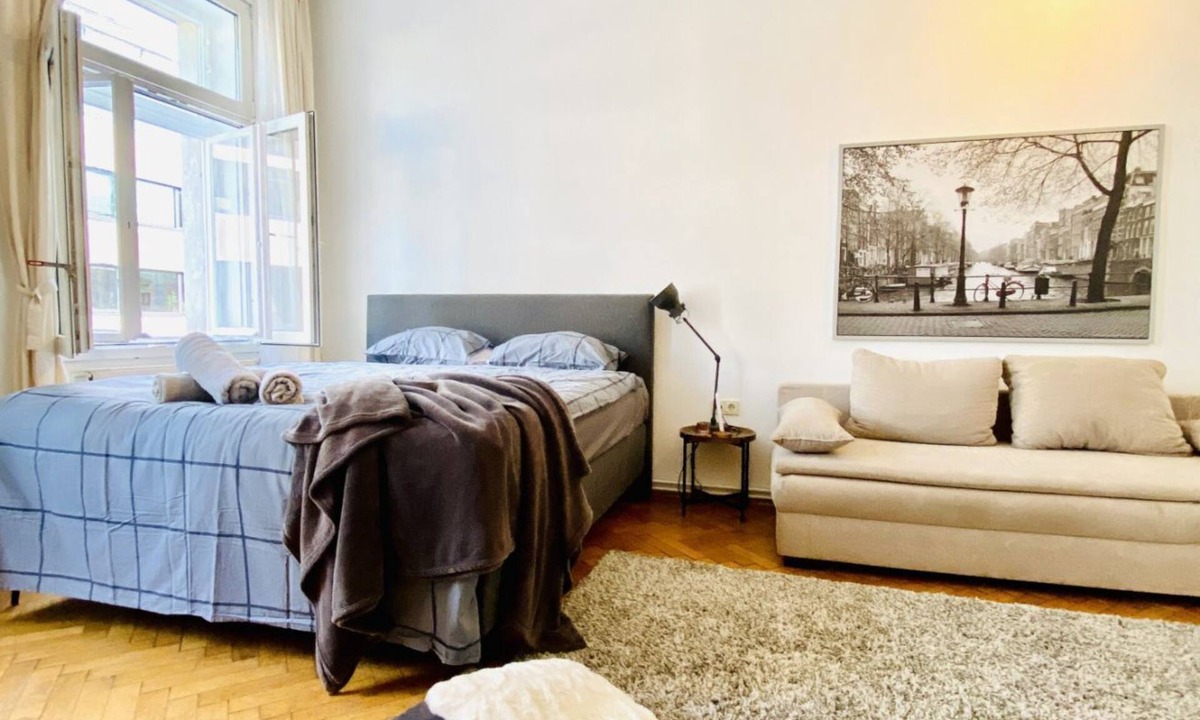 Rudolfsheim-Funfhaus Apartment | Central Spacious 2Br Apt, 7- Min to Westbahnhof