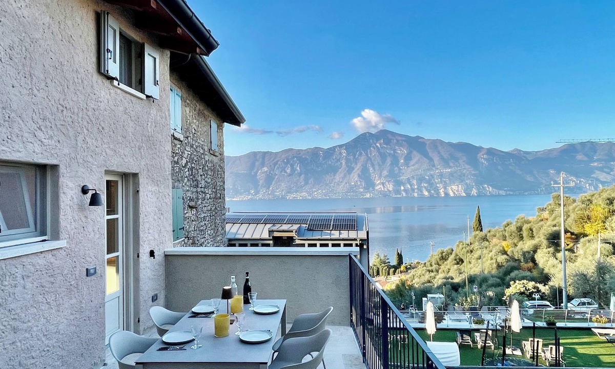 Pai House | Charming cottage with lake view and garden