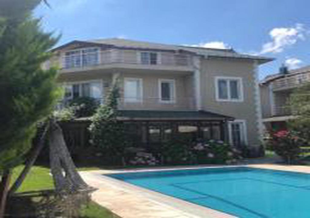 Mollafeneri House | Charming Villa with Private Pool and Garden in Gebze