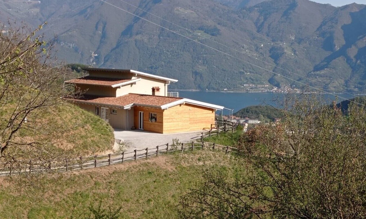 Sovere Ski Chalet | Cherry Blossom - accommodation a stone's throw from Lake Iseo
