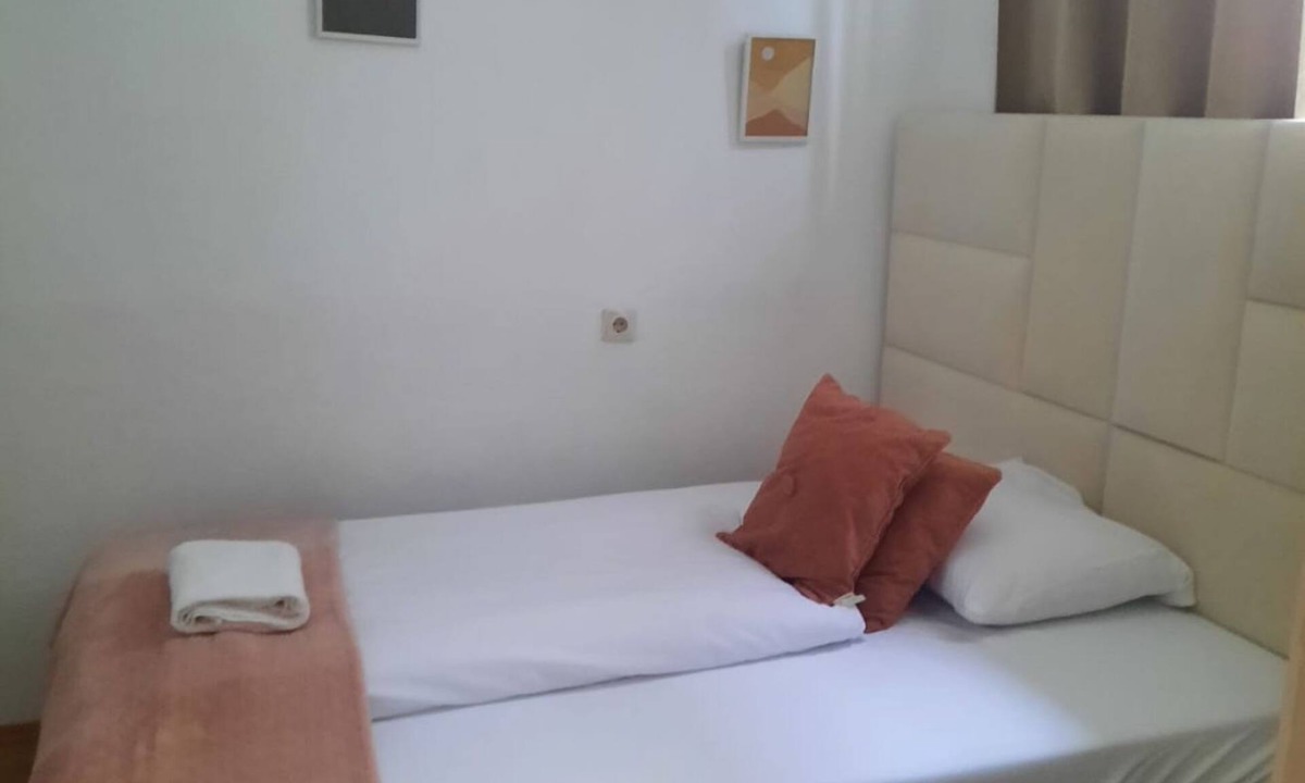 Landstrasse Apartment | Comfortable 2BR Apt. Central and Well Connected