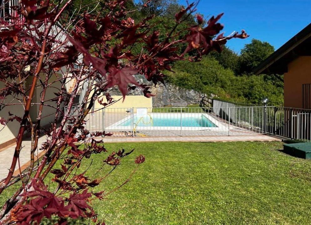 Parzanica Apartment | Csendes és nyugodt hely medencével.
