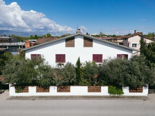 Lucca Historical Center House | Enzo’s House
