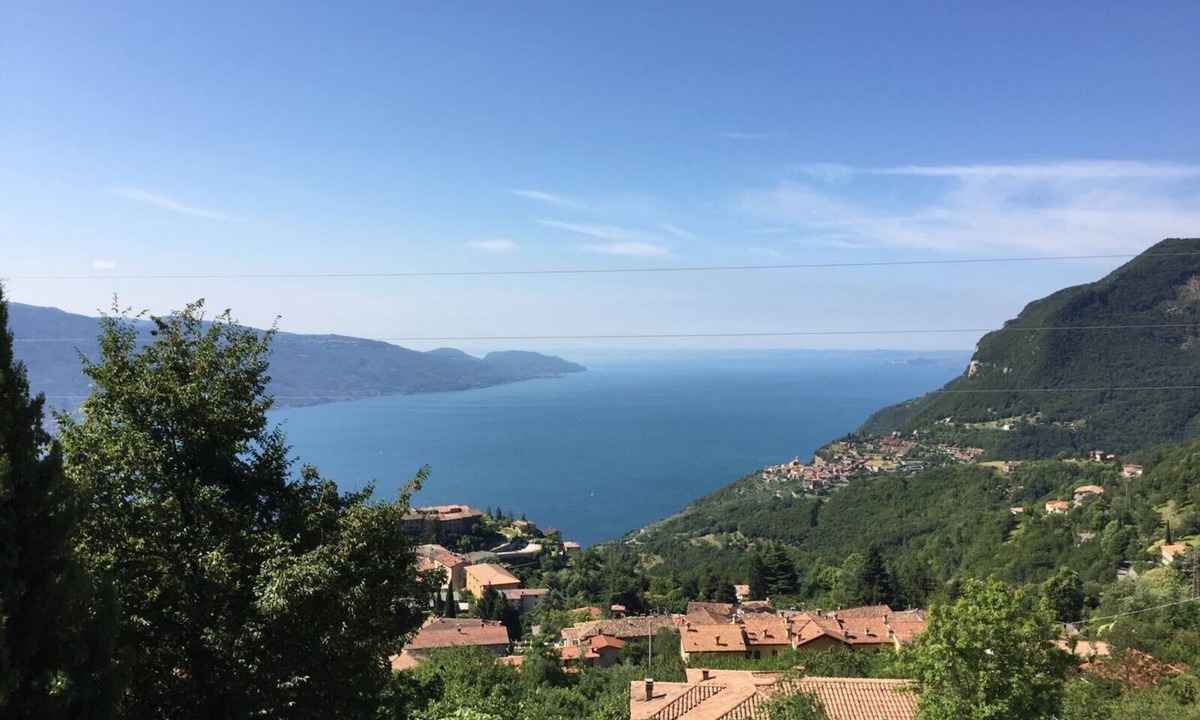 Gardola Apartment | Exclusive apartment with stunning lake view and sun terrace