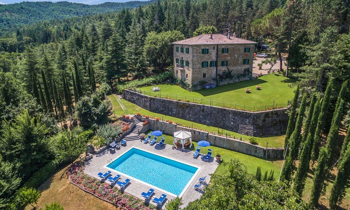Ripoli Villa | Fantastic Villa for 12 People with private pool and views