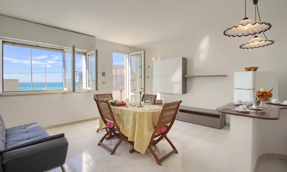 Torre Mozza House | Front Beach Torre Mozza