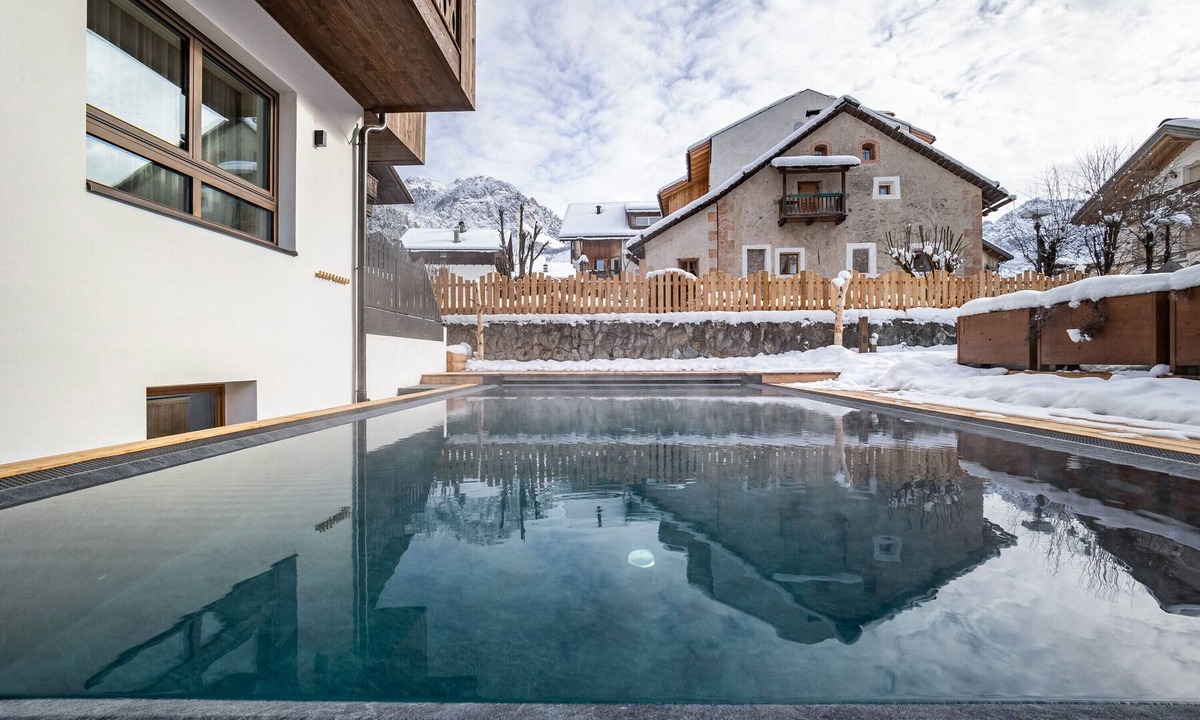 San Vigilio House | Holiday Apartment "Alnö Alcrep 3" with Mountain View, Shared Heated Pool & Shared Sauna