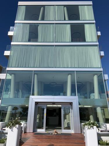 Pinarella Hotel | Hotel Commodore