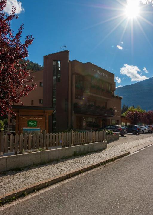 Isolaccia Hotel | Hotel La Val
