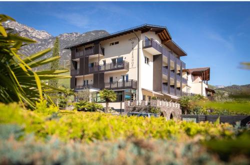 Tramin Hotel | Hotel Winzerhof