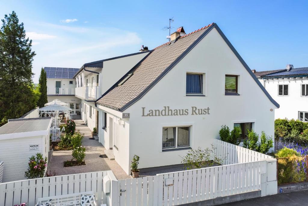 Rust Bed & Breakfast | Landhaus Rust