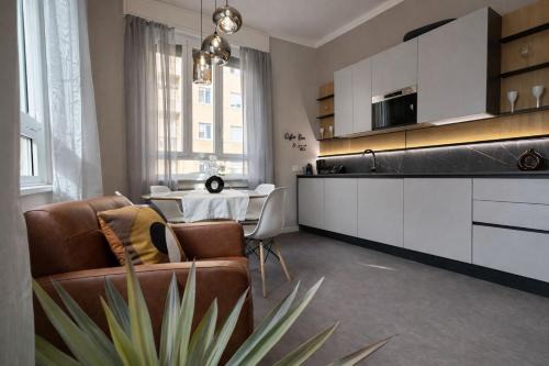 Navigli Apartment | LEONE 44 FD Metro Tolstoi