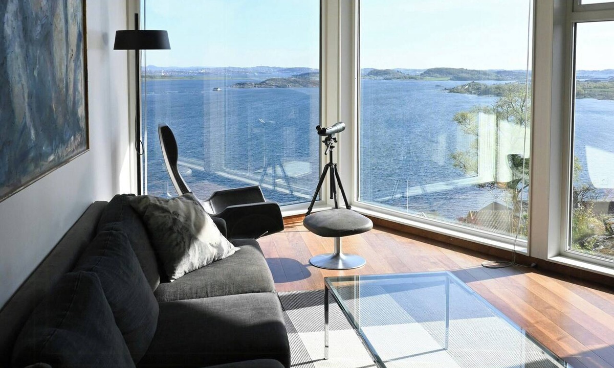Rennesoy House | Light-filled architect's house on Rennesøy