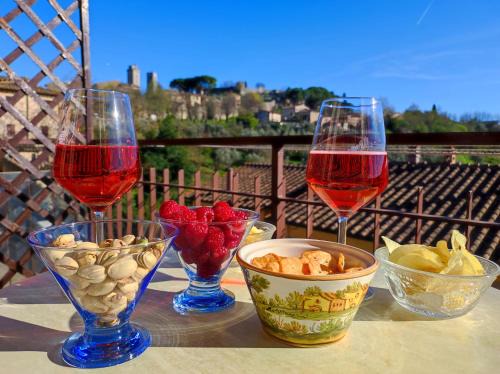San Gimignano Apartment | Lovely Balcony San Gimignano Apartments