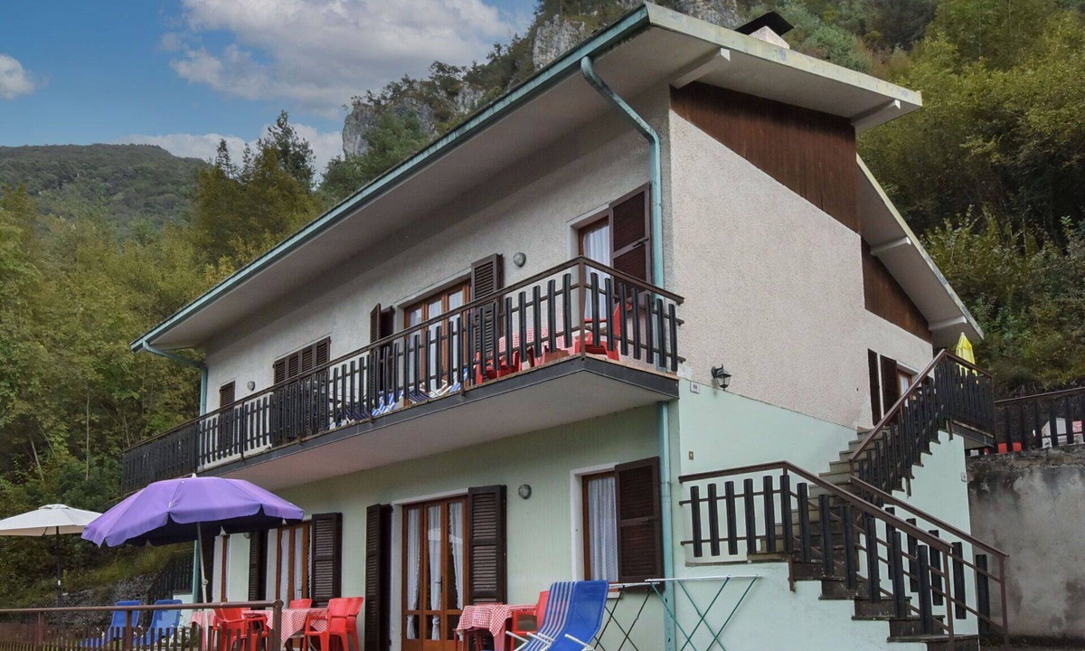 Vesta Apartment | Nice apartment for 6 people with WIFI, TV, terrace and pets allowed