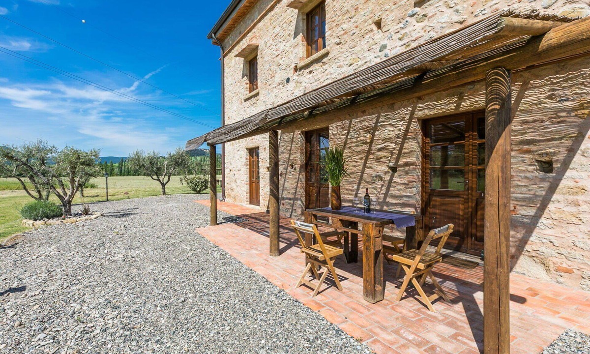 Guardistallo Apartment | Nice apartment for 4 people with A/C, pool, WIFI, patio and pets allowed