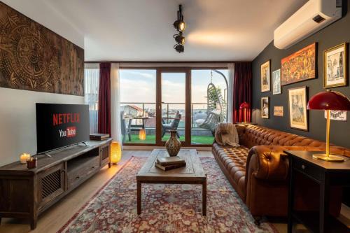Cihangir Apartment | Panoramic Bosphorus View Terrace At Monnas Suite