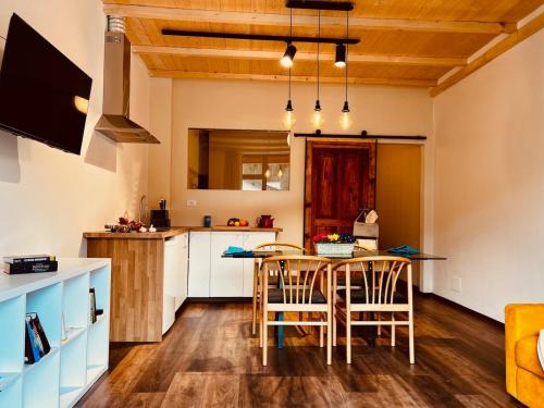Transacqua Apartment | Primiero Suite 3 downtown, garden