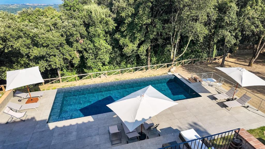 Monteriggioni Villa | Private Villa with a Beautiful Pool near Siena