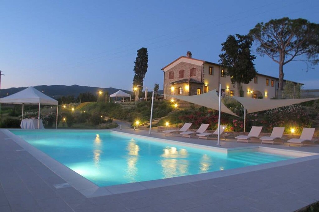 Vinci House | Quaint Holiday Home in Florence Tuscany with Swimming Pool
