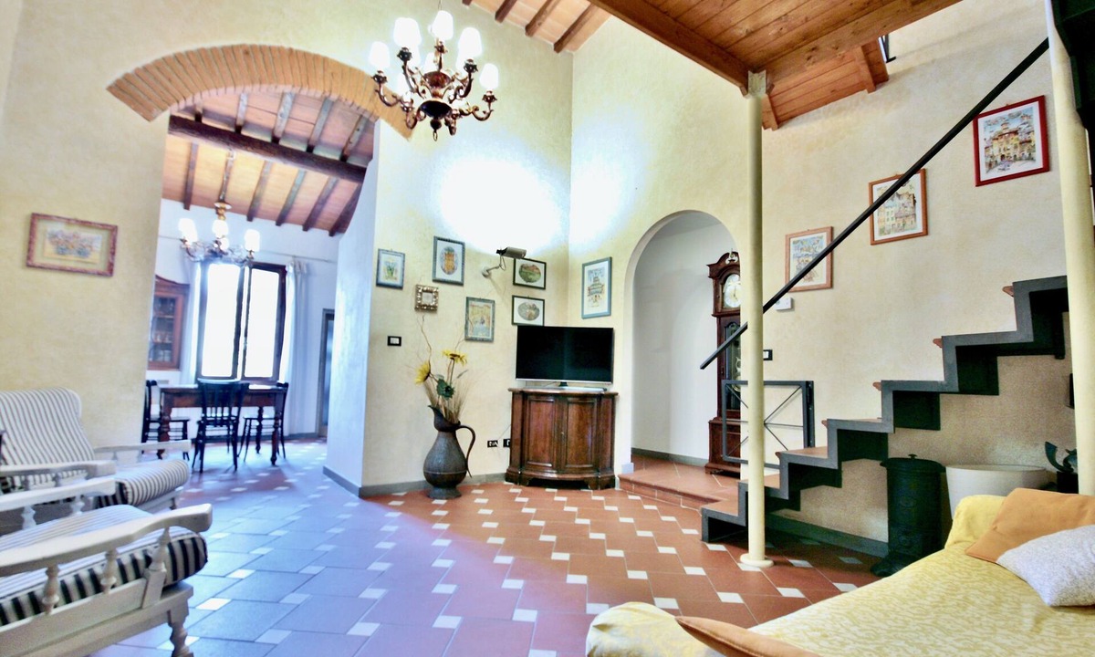 San Lorenzo Apartment | San Gallo - Typical spacious apartment in the historic centre
