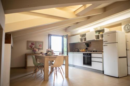 Piazza-Tralia-Pendolo Apartment | Sofis Home