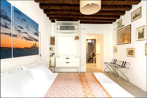 Castello House | Stylish Self-Contained Room & Bath in Castello between Biennale & San Marco