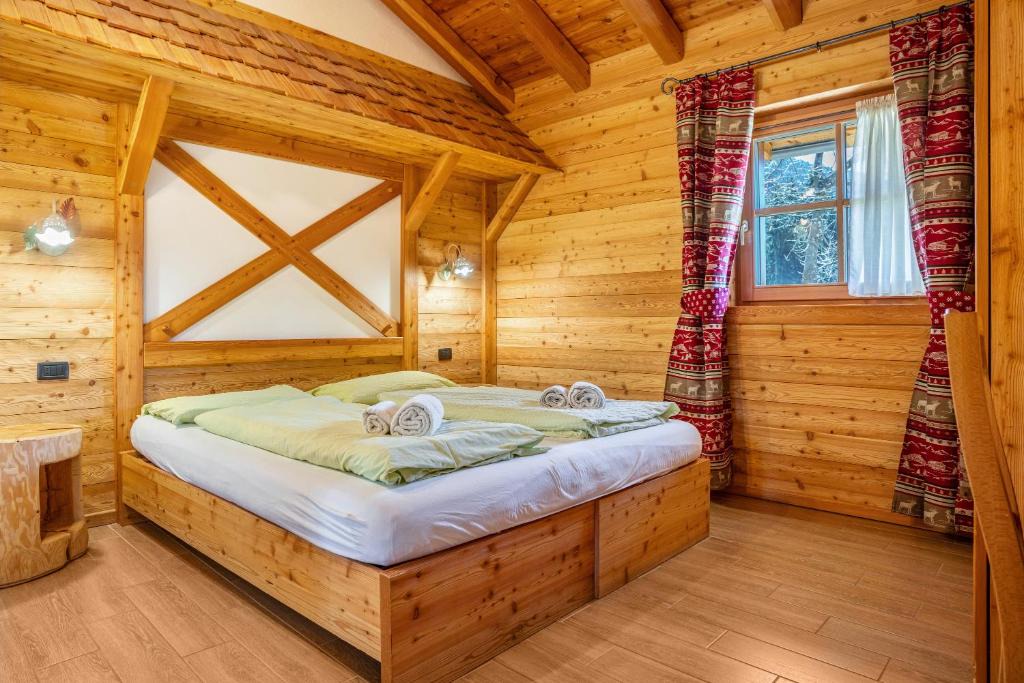Sant'Antonio di Mavignola Ski Chalet | Trilocale Chalet Camping Faè 7