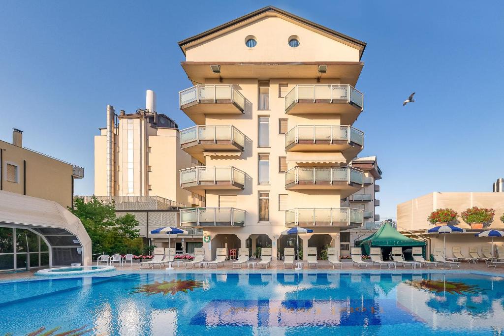 Pinarella Hotel | Universal Hotel