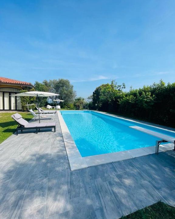 Moniga del Garda Villa | Villa con vista lago e piscina