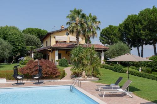 Moniga del Garda Villa | VILLA ELENA
