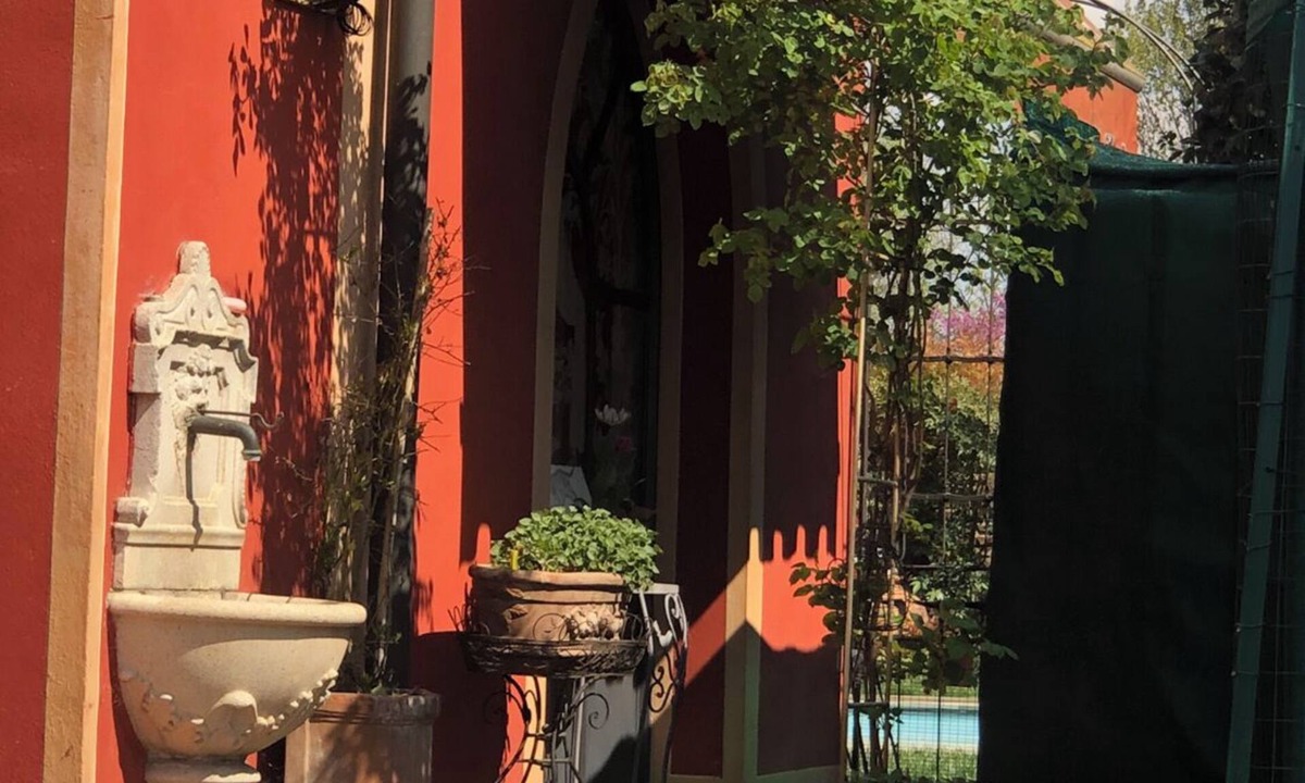 Borgo San Giacomo Bed & Breakfast | Villa la Canonica B&B with double room and private bathroom