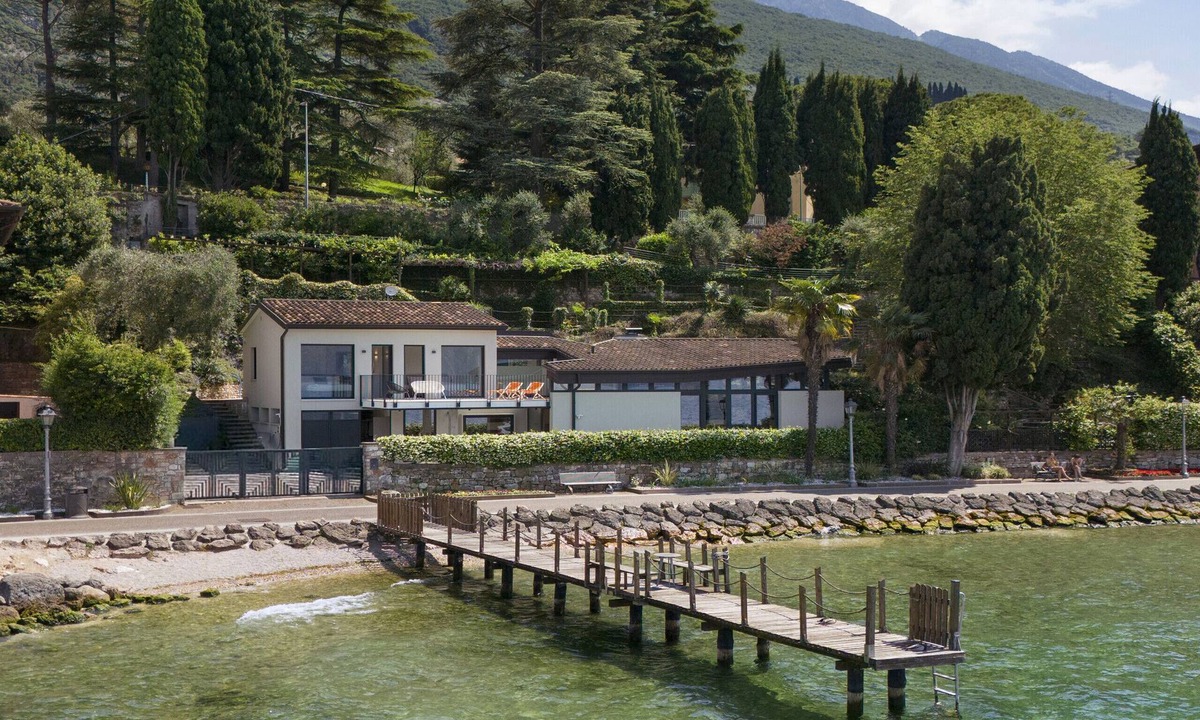 Malcesine Villa | Villa Locchi with private Pier