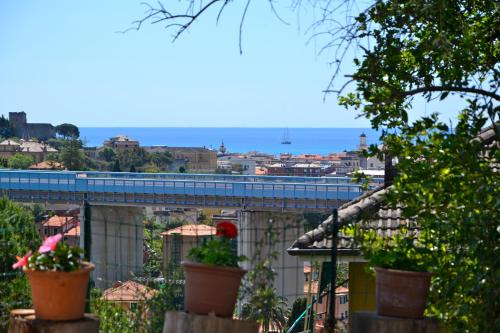 Chiavari Apartment | Villa tranquilla immersa nel verde a 2 Km dal mare