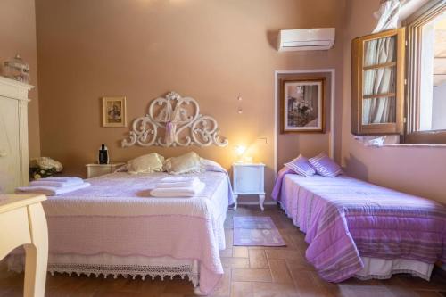 Empoli House | White Room