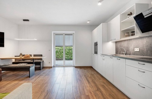 Auer Apartment | Accessible Apartment '3' with Garden, Wi-Fi and Air Conditioning