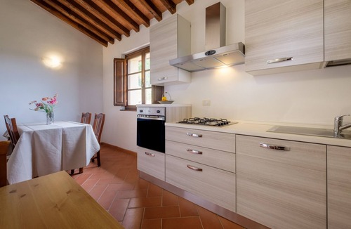 Roccalbegna House | Agriturismo Ginepro Poderone with Garden, Shared Pool & Wi-Fi